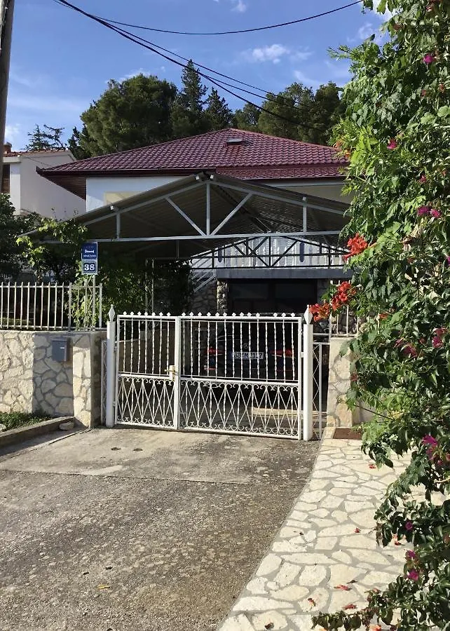 Apartments With A Parking Space Starigrad, Paklenica - 18492 0*, Starigrad Paklenica Croazia